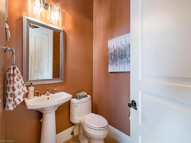8000  Cordoba  PL, Naples, FL 34113