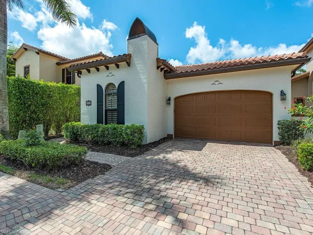 8000  Cordoba  PL, Naples, FL 34113