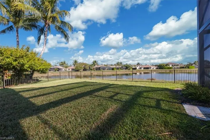 Fenced Yard / Lake View
