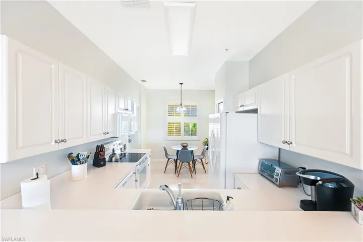 2730  Cypress Trace  CIR, Naples, FL 34119