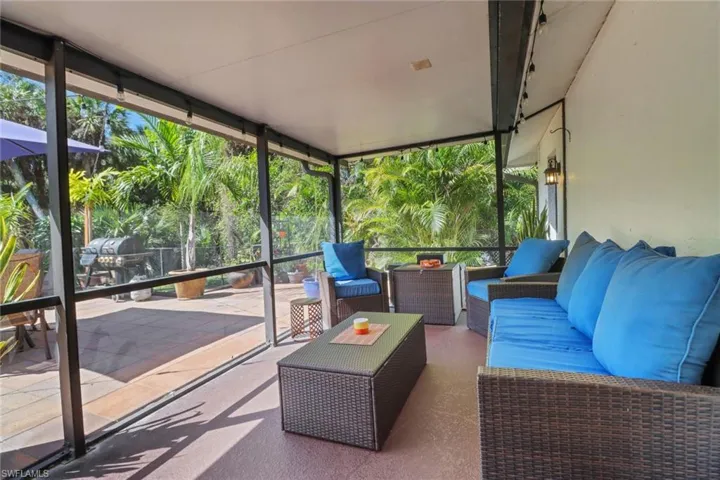 Screened private lanai