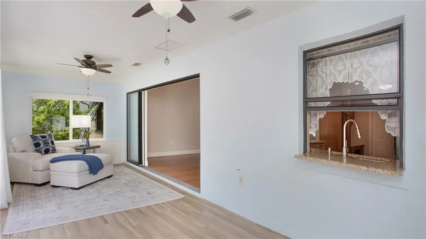 Flex Room with many possibilities for use