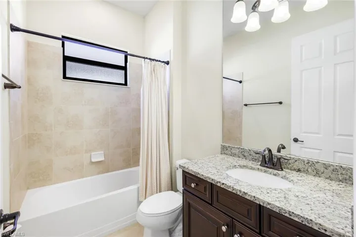 Main Bathroom with Tub-Shower Combination