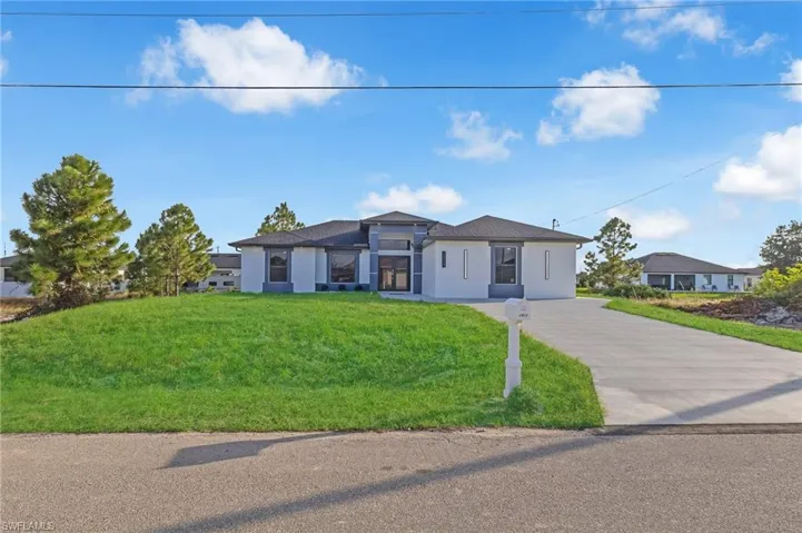 2813 18th St Sw, Lehigh Acres, Florida 33976