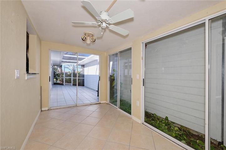Extra Room off of Kitchen
