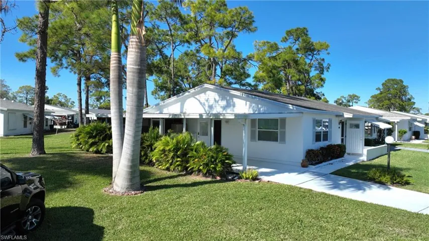 40 Heath Aster Ln, Lehigh Acres, Florida 33936