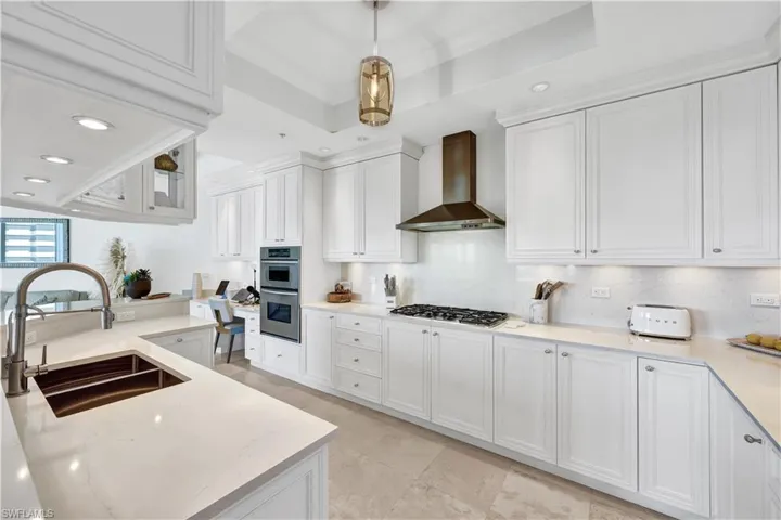 Gourmet kitchen with gas cooktop and walk in pantry