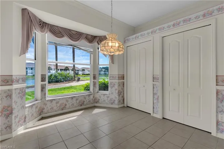 Breakfast Nook w/ View Of Lake