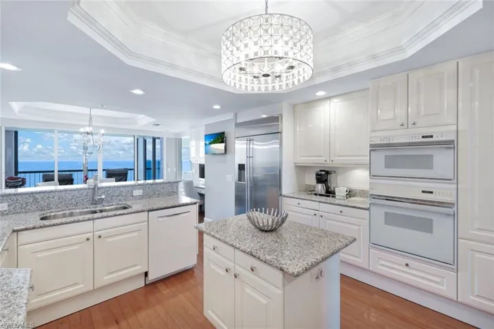 8473  Bay Colony  DR, Naples, FL 34108