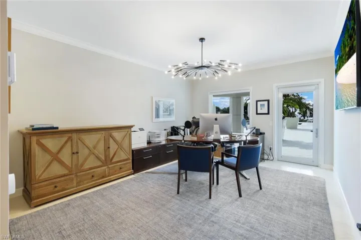 8473  Bay Colony  DR, Naples, FL 34108