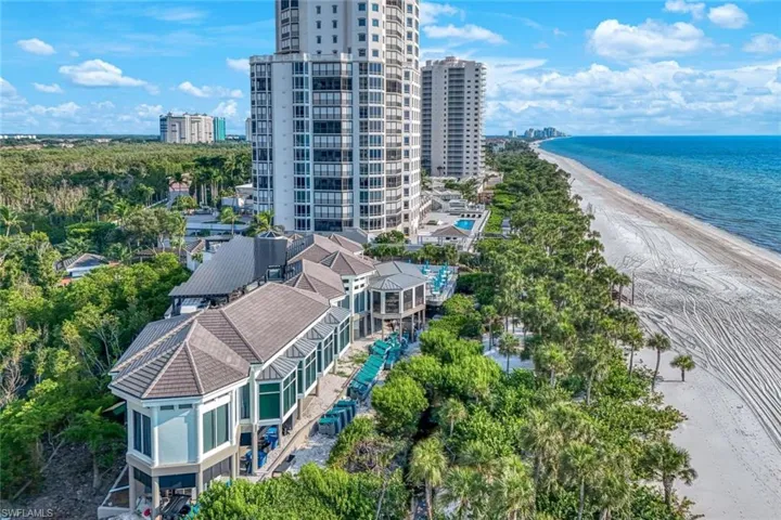 8473  Bay Colony  DR, Naples, FL 34108
