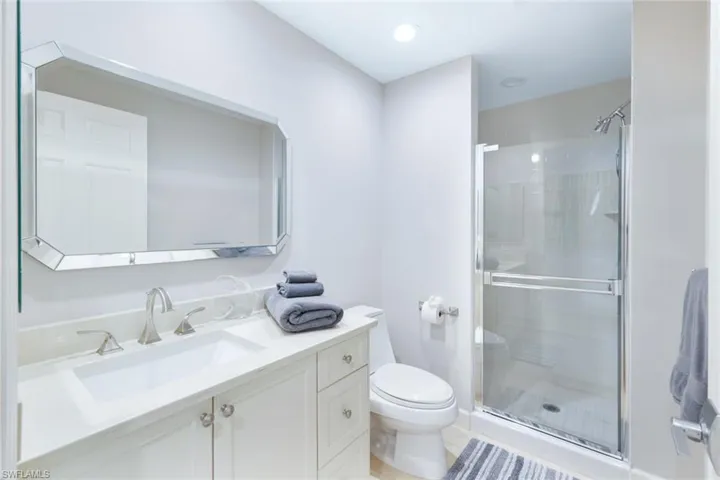 8473  Bay Colony  DR, Naples, FL 34108