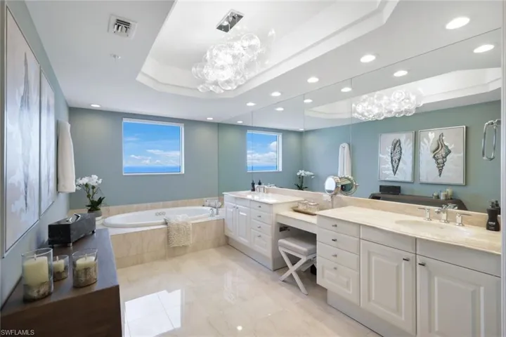 8473  Bay Colony  DR, Naples, FL 34108