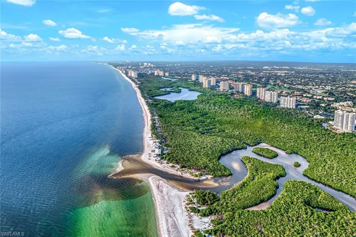 8473  Bay Colony  DR, Naples, FL 34108