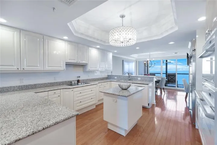 8473  Bay Colony  DR, Naples, FL 34108