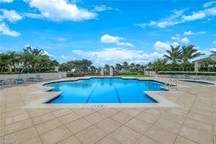 8473  Bay Colony  DR, Naples, FL 34108