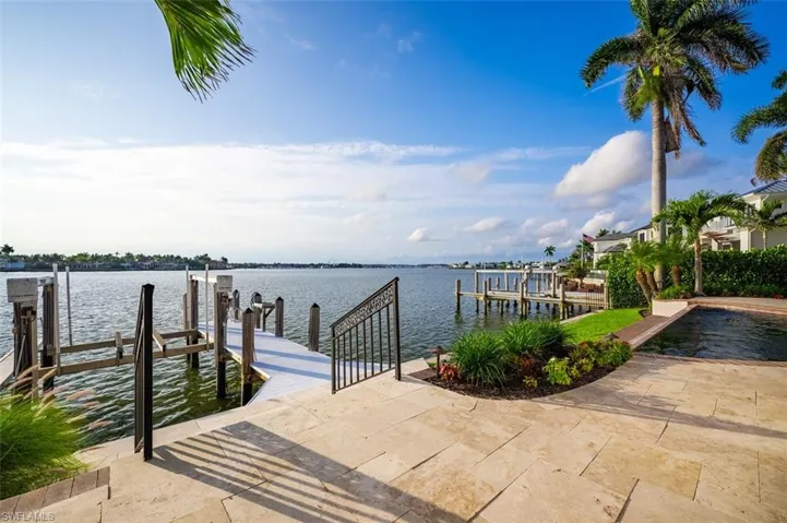 1942  KINGFISH  RD, Naples, FL 34102