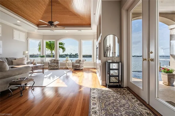 1942  KINGFISH  RD, Naples, FL 34102