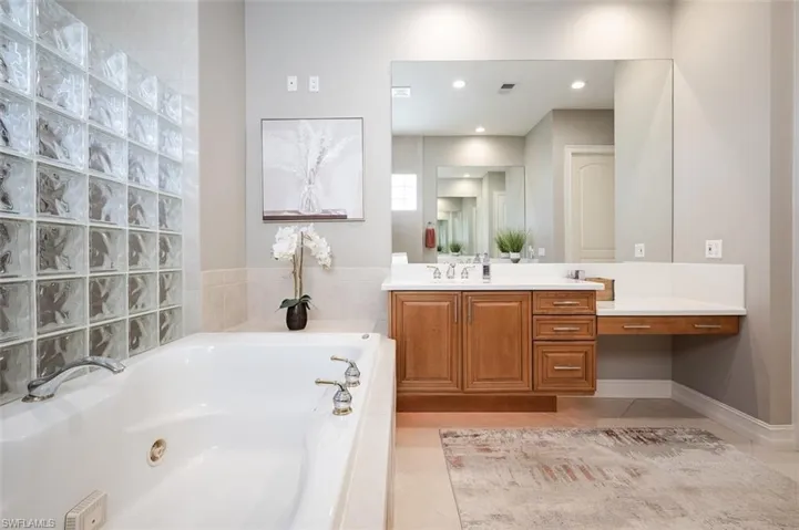 1942  KINGFISH  RD, Naples, FL 34102