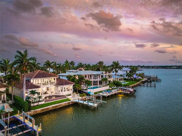 1942  KINGFISH  RD, Naples, FL 34102