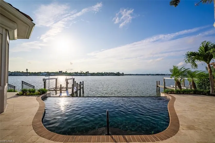 1942  KINGFISH  RD, Naples, FL 34102