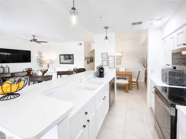 8555 Naples Heritage Dr 237, Naples, Florida 34112