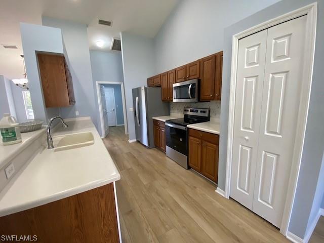 10 W 11th  ST, Lehigh Acres, FL 33972