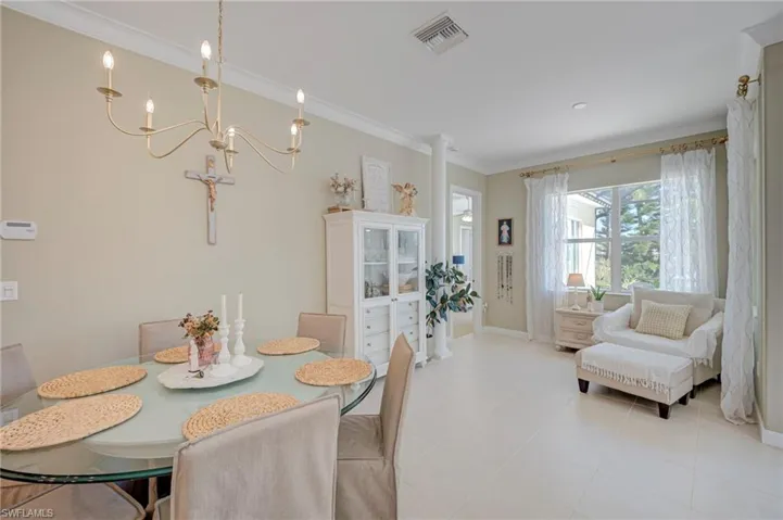 Dining & Sitting Areas