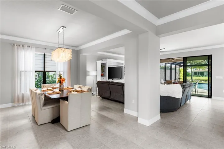 Expansive and open living