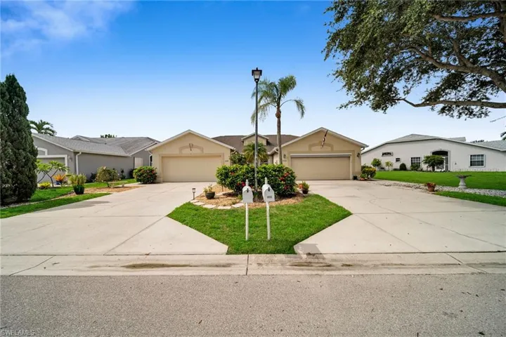 5500  Whitten  DR, Naples, FL 34104