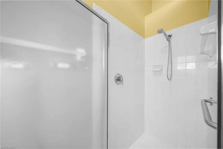 5500  Whitten  DR, Naples, FL 34104