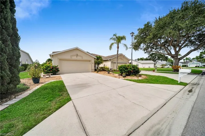 5500  Whitten  DR, Naples, FL 34104