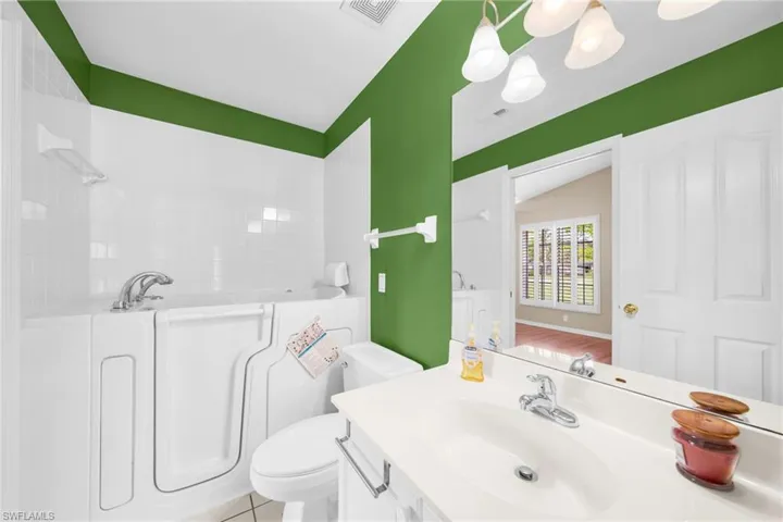 5500  Whitten  DR, Naples, FL 34104