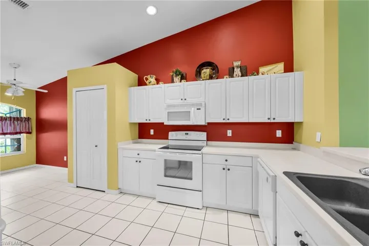 5500  Whitten  DR, Naples, FL 34104