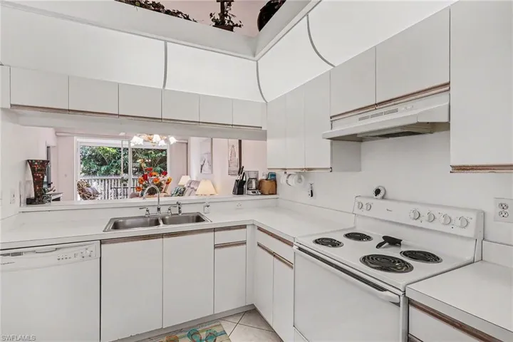 326 Bradstrom Cir 201f, Naples, Florida 34113