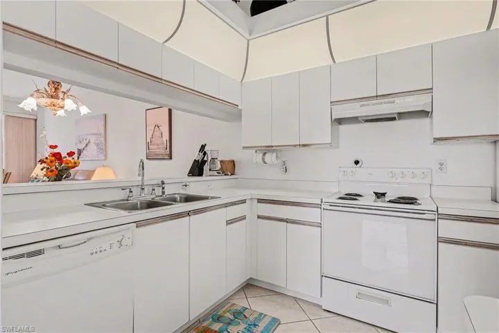 326 Bradstrom Cir 201f, Naples, Florida 34113