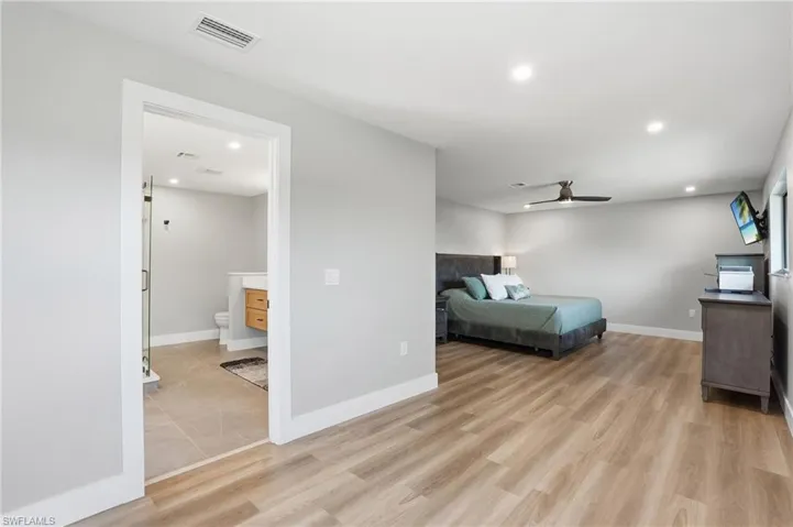 1860  Marina  CIR, North Fort Myers, FL 33903
