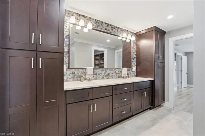 1860 Marina Cir, North Fort Myers, Florida 33903