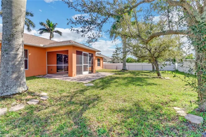 1234 SW 4th  PL, Cape Coral, FL 33991