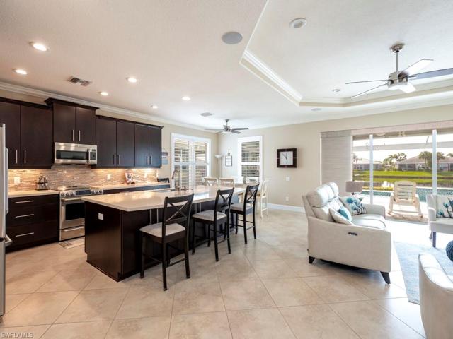 Kitchen/Breakfast Bar