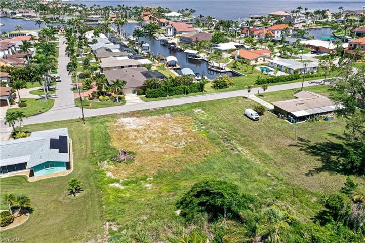 5722 SW 1st CT, CAPE CORAL FL 33914