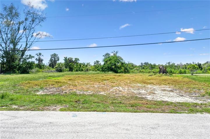 5722 SW 1st CT, CAPE CORAL FL 33914