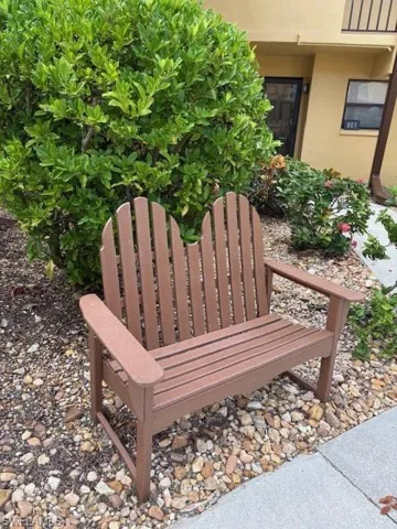 Out door courtyard bench.