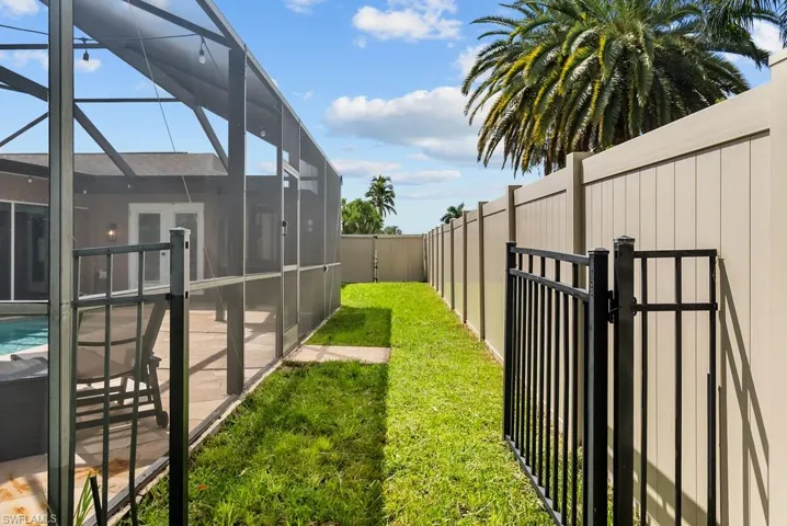 1380 Burgundy Dr, Fort Myers, Florida 33919
