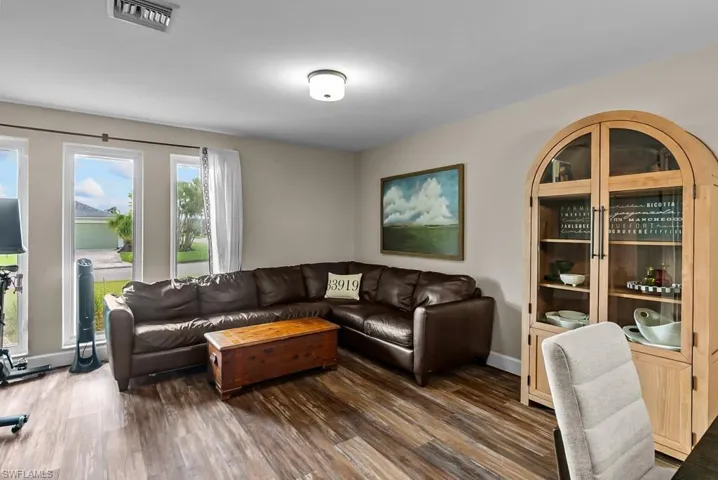 1380 Burgundy Dr, Fort Myers, Florida 33919