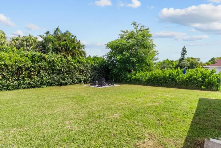 1380 Burgundy Dr, Fort Myers, Florida 33919