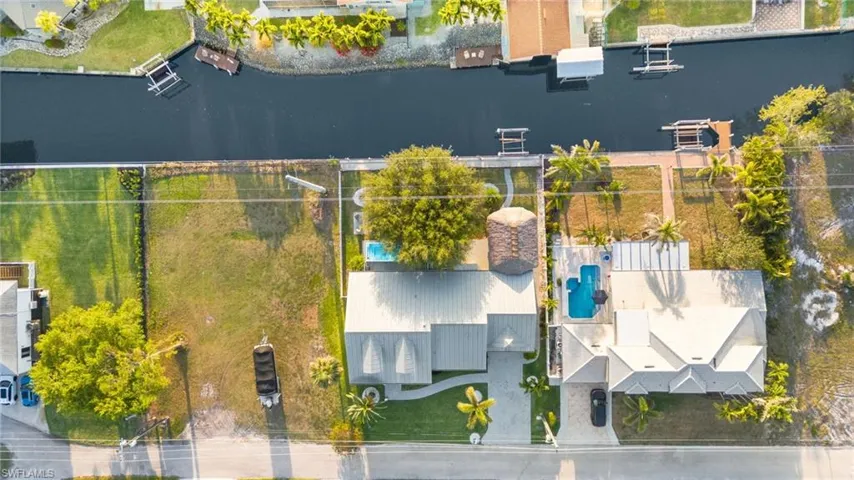 27130  Holly  LN, Bonita Springs, FL 34135