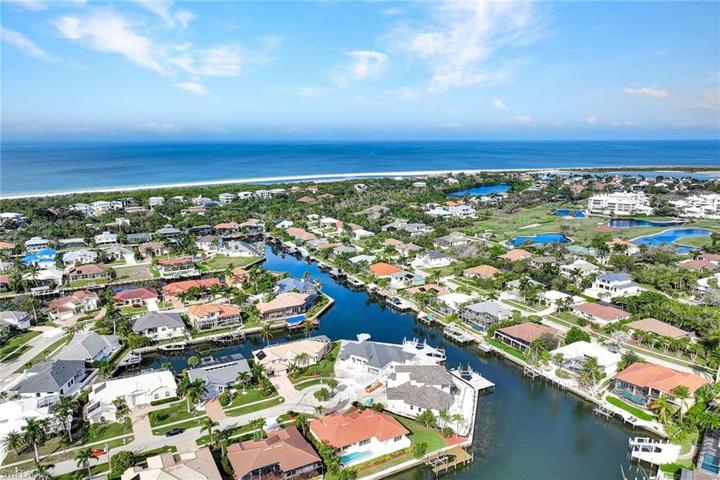 633  Blackmore  CT, MARCO ISLAND, FL 34145