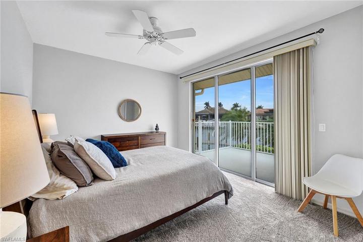 633  Blackmore  CT, MARCO ISLAND, FL 34145