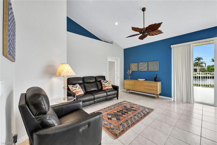 633  Blackmore  CT, MARCO ISLAND, FL 34145